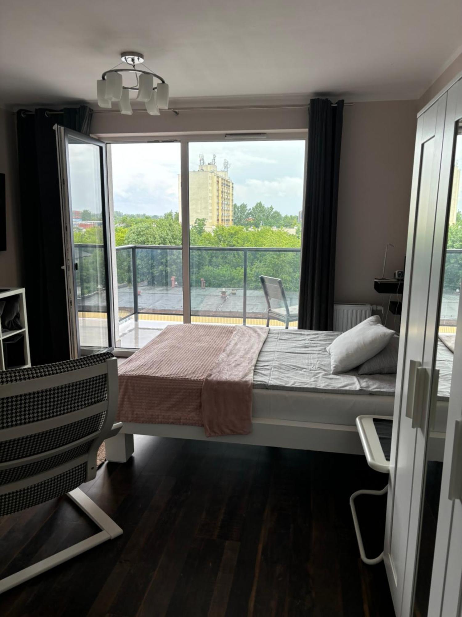 Kawalerka Na Targowej Apartment Torun Luaran gambar